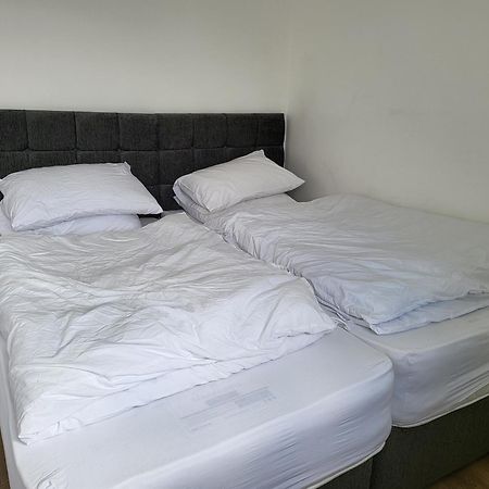 Aspire 1 Bedroom, 3 Single Beds Bristol Exterior foto